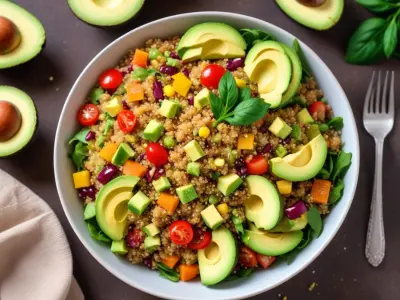 Salade de Quinoa Colorée à l'Avocat et aux Légumes Croquants